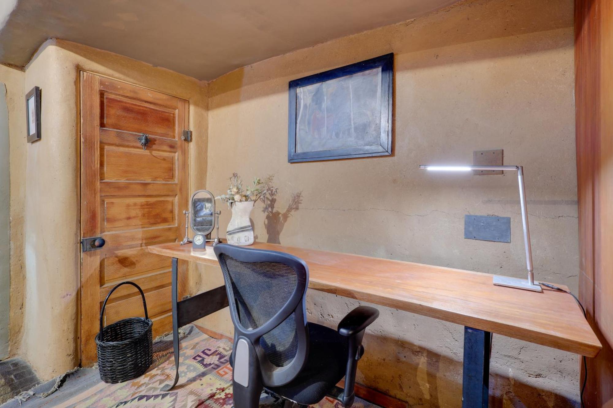Adobe Studio 2 Blocks To Downtown Santa Fe Plaza! Luaran gambar