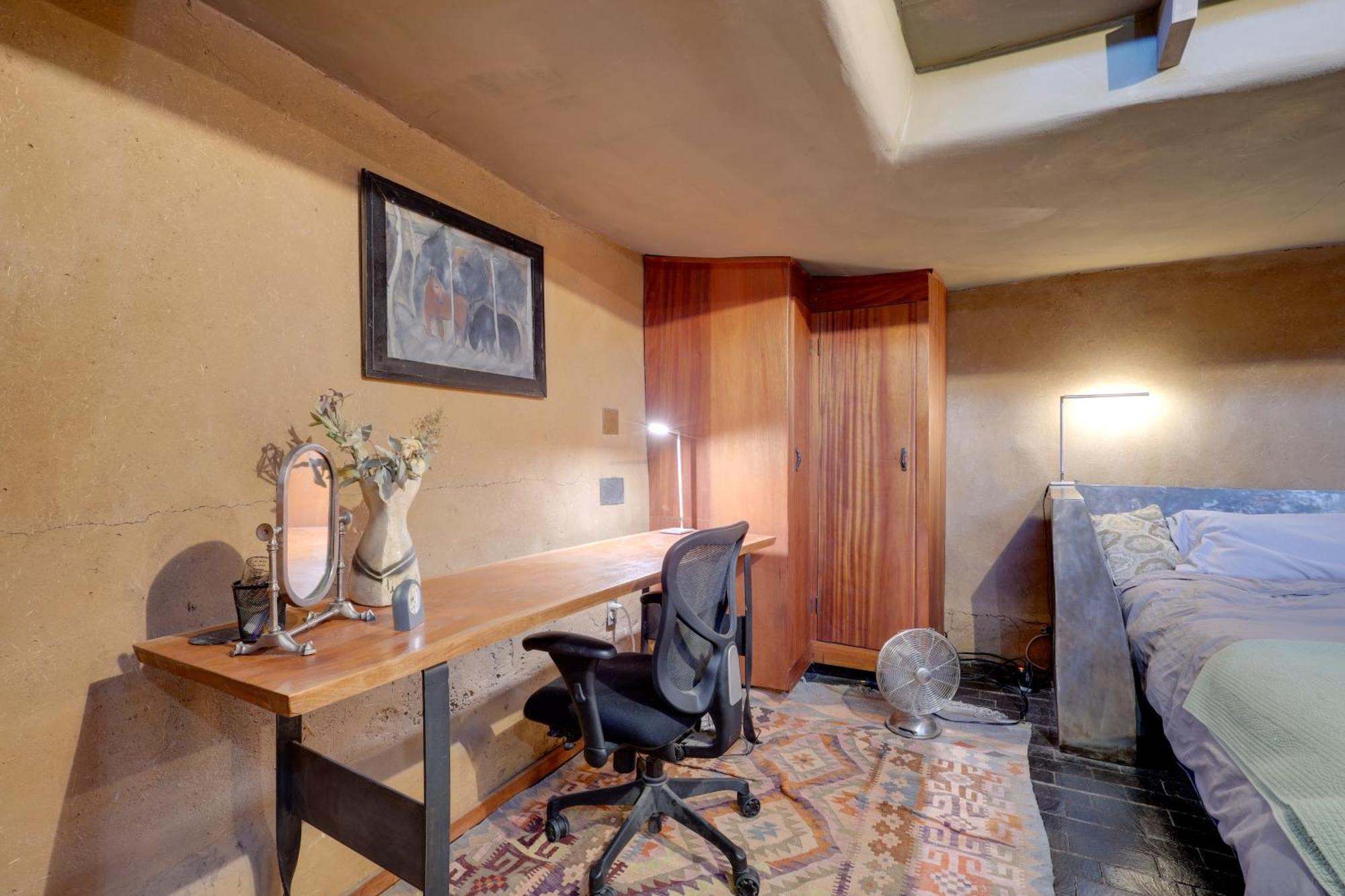 Adobe Studio 2 Blocks To Downtown Santa Fe Plaza! Luaran gambar